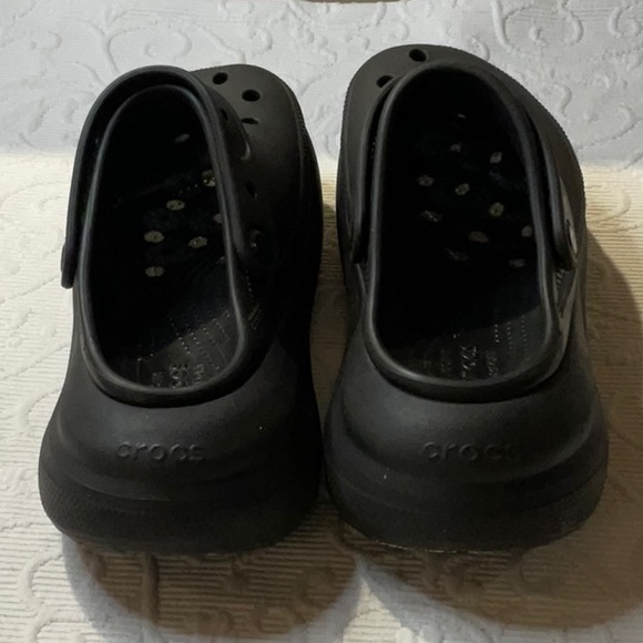 CROCS Black Classic Crush Clogs. Women’s 10, Men’s 8. Minimalist Comfort. - Picture 6 of 11